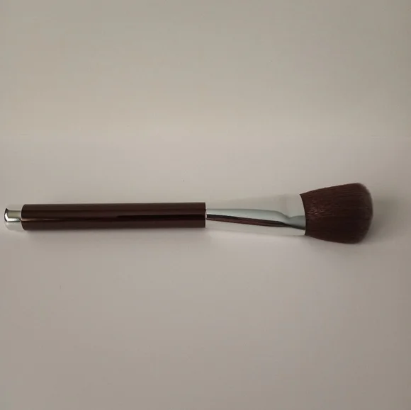 BECCA Angled Highlighting Brush NIB - Picture 3 of 5